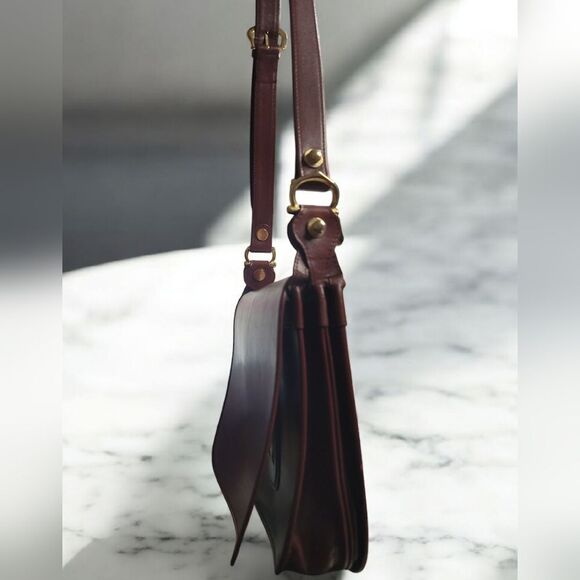 Cartier BORDEAUX and Gold Shoulder SADDLE Bag with Flap Closure VINTAGE - Picture 3 of 16